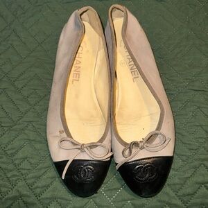 CHANEL Flats